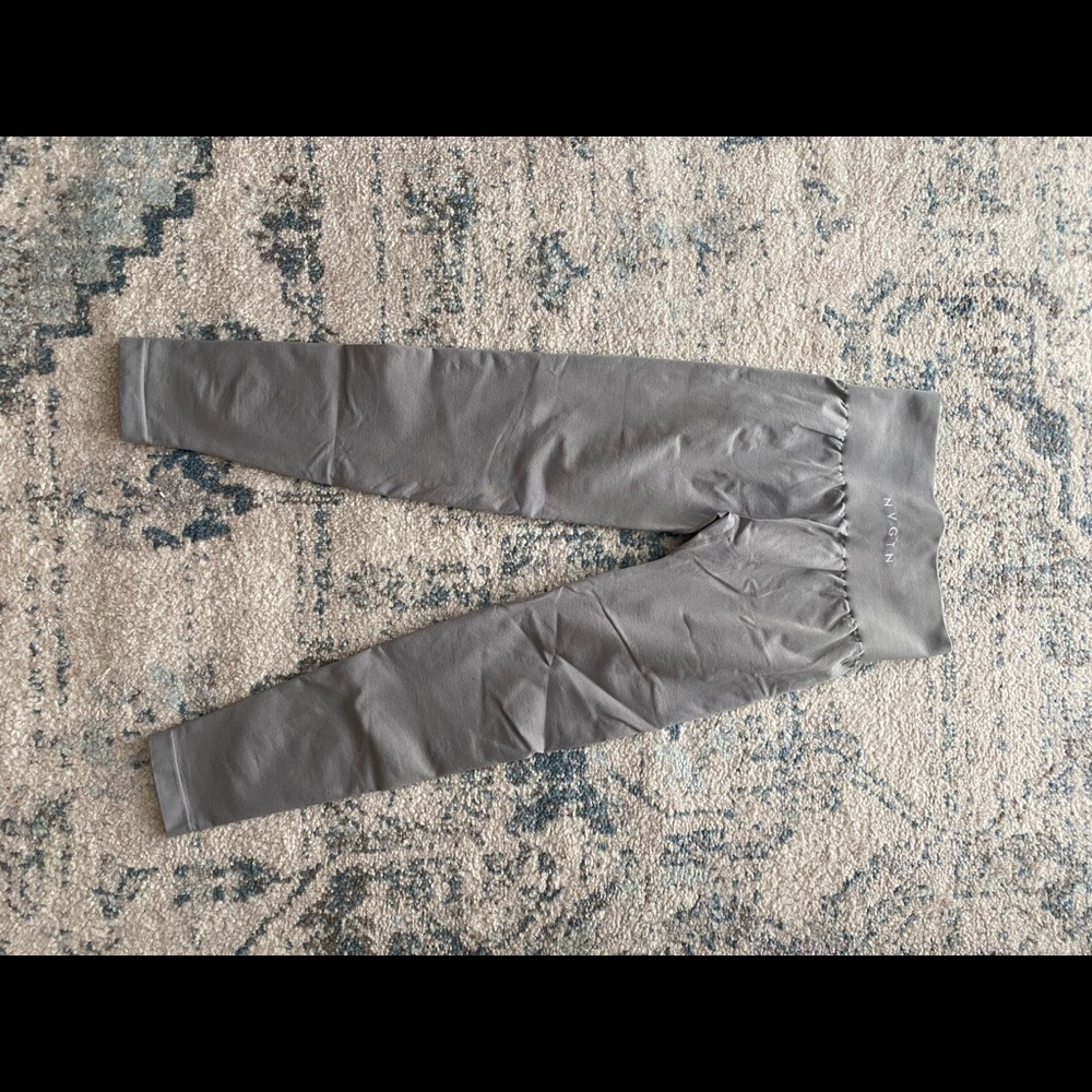 NVGTN Light-Grey Workout Leggings